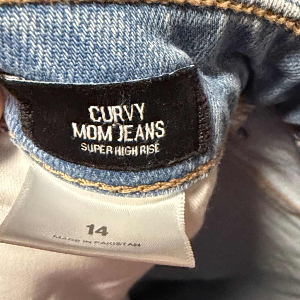 New Express Curvy Mom Jeans High Rise Distressed Light Blue Jeans Size 14 - Picture 2 of 3